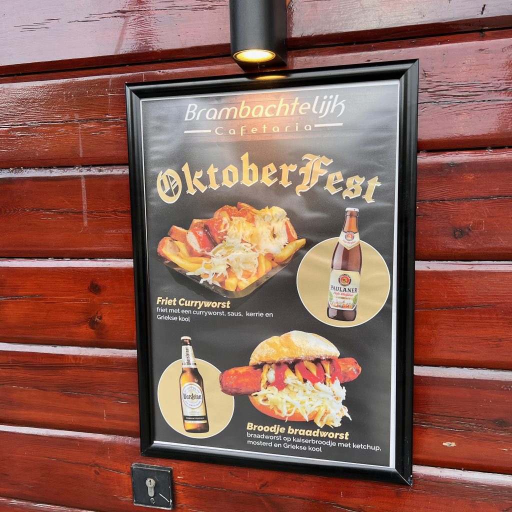 Oktoberfest poster voor Brambachtelijk cafetaria in Haalderen